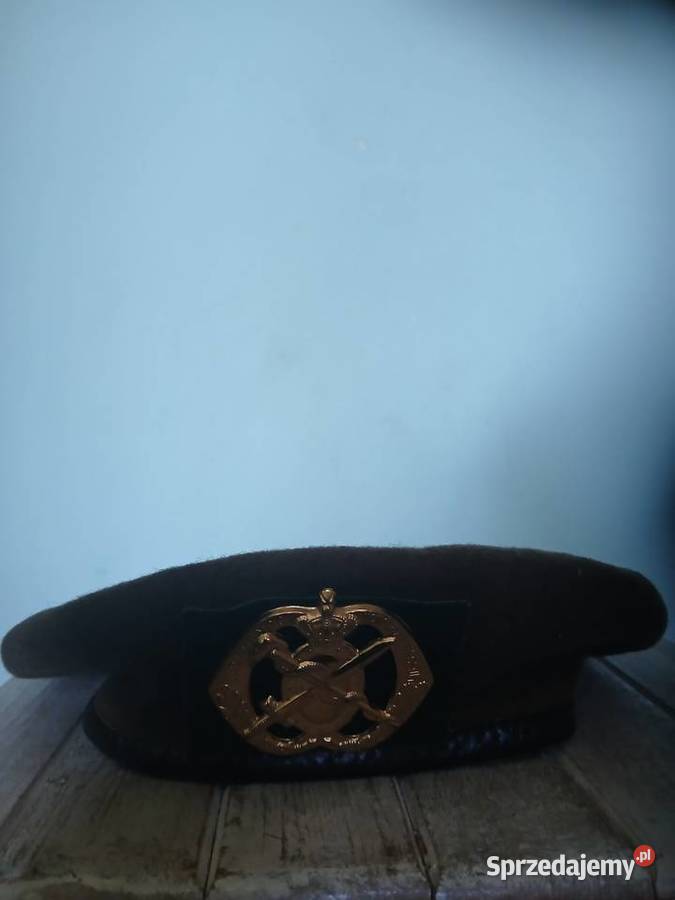 Wojsowy beret korpusu medycznego