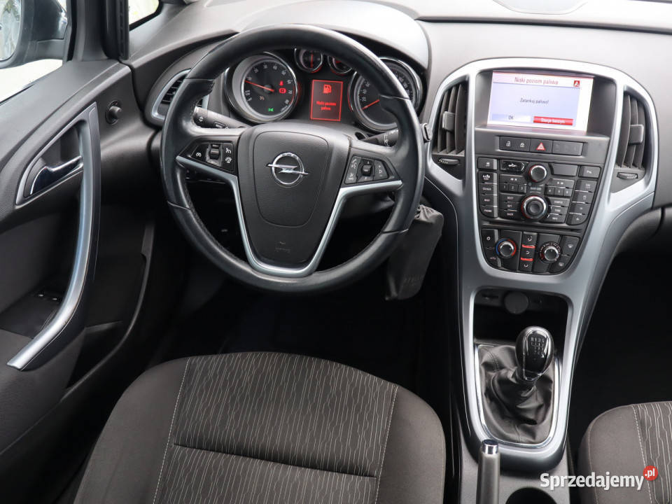Opel Astra 14 T czarny Piaseczno