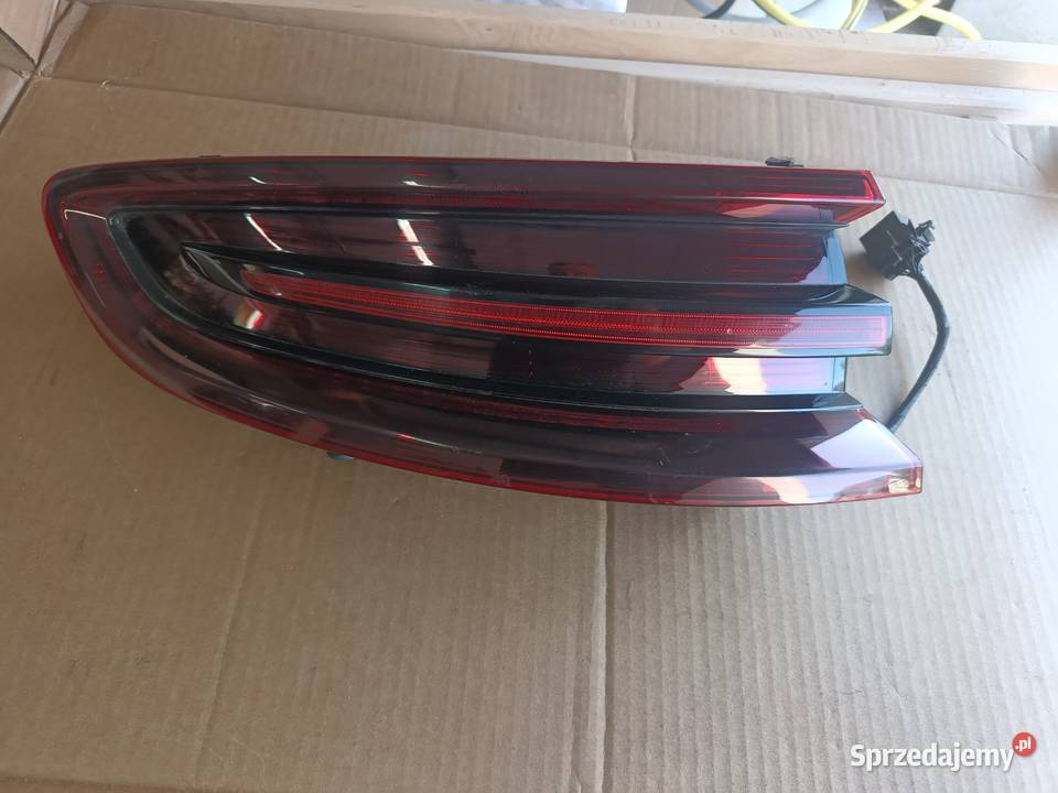 Porsche PORSHE MACAN lampa błotnika lewy tył
