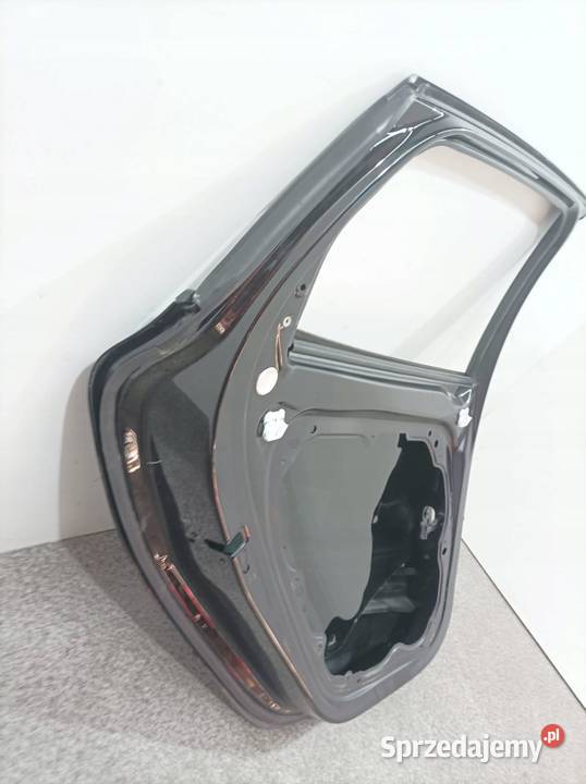 DRZWI LEWE TYŁ CZARNE Volvo V40 II 20122019 osobowe świętokrzyskie