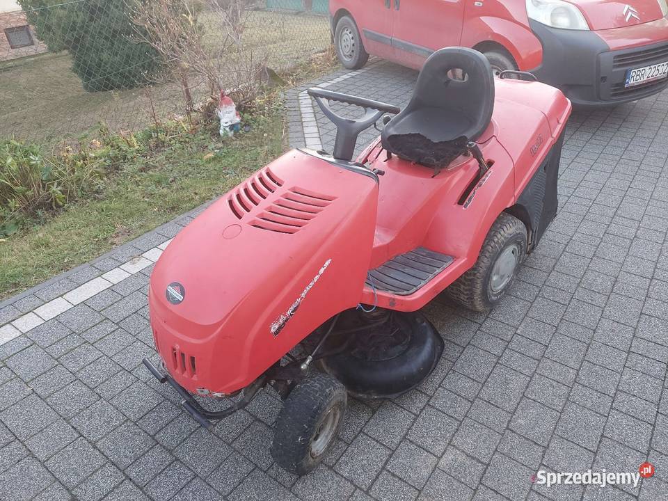 Traktorek kosiarka pompa oleju Castel Garden 13 Blizne