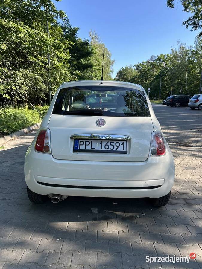 Fiat 500 2009 r 12 benzyna biały 139000 1242cm3 mazowieckie Piaseczno