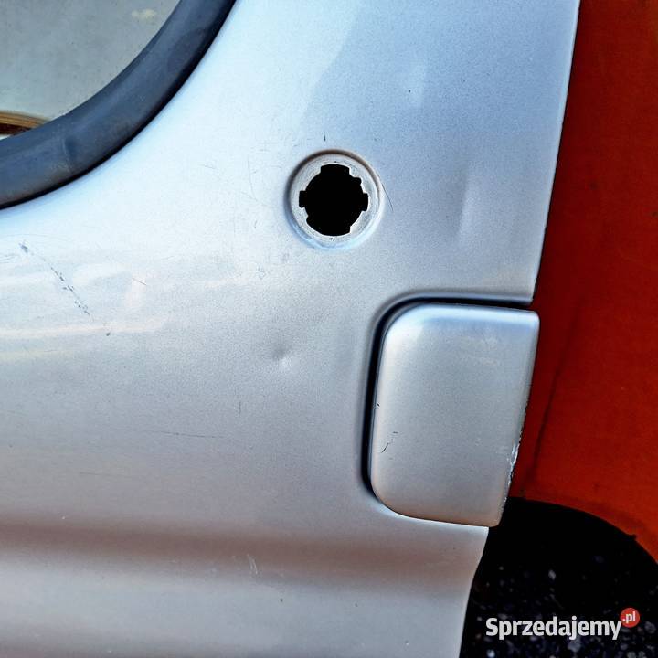 PEUGEOT PARTNER I BERLINGO DRZWI LEWY PRZÓD Radom