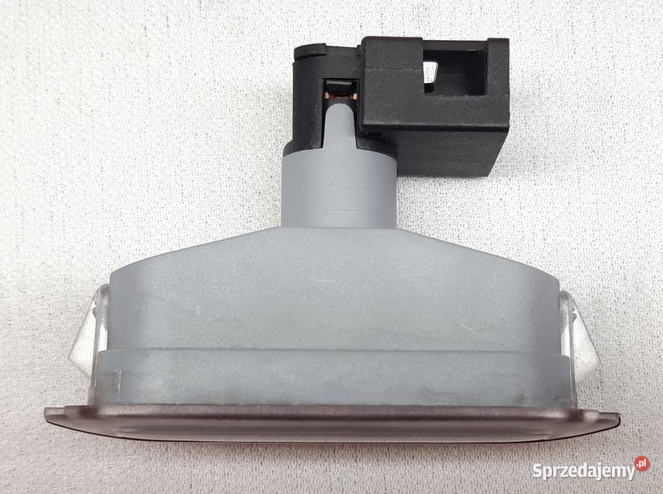 OŚWIETLENIE BOCZEK DRZWI VW POLO 9N TOURAN sprzedam