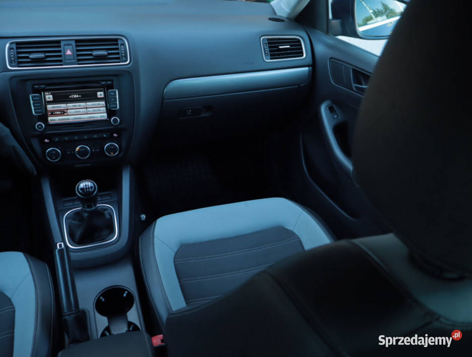 VW Jetta 14 TSI Samochody osobowe