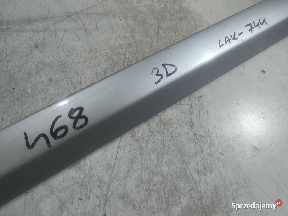 LISTWA DRZWI PRAWY PRZÓD MERCEDES W203 3D 744 osobowe