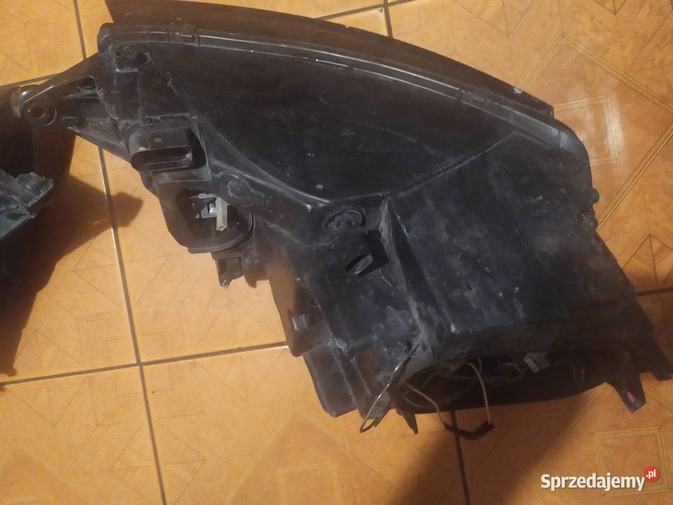 LAMPA LEWA PRAWA PRZOD PRZEDNIA AUDI TT 8N osobowe Trzemeszno