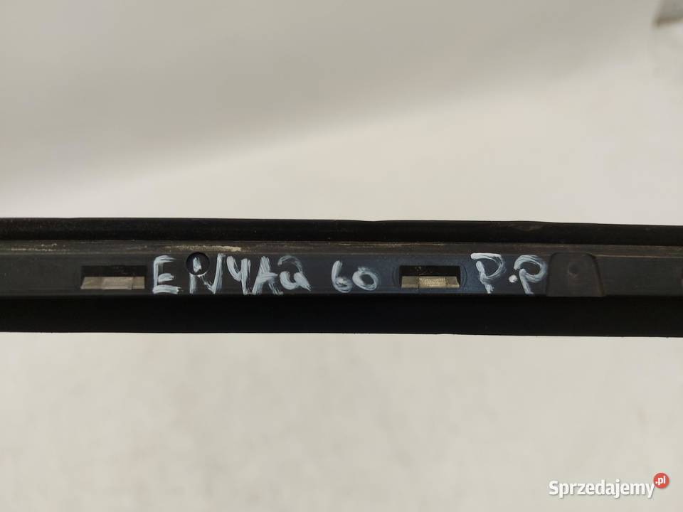 Skoda Enyaq 5LA iV60 LISTWA SZYBY PRZEDNIEJ sprzedam
