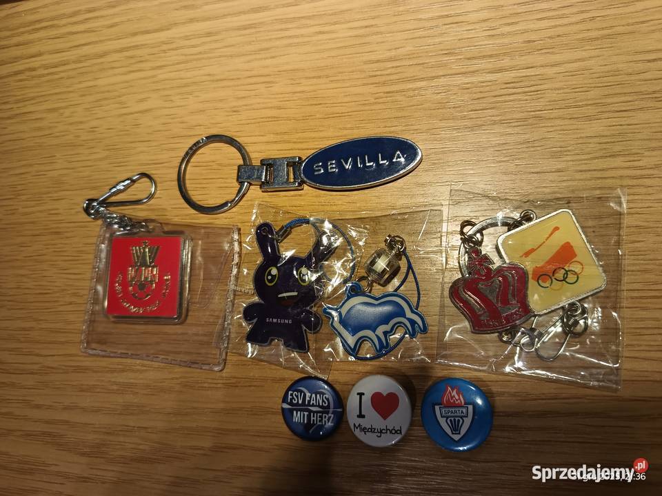 Breloki i buttony Wronki