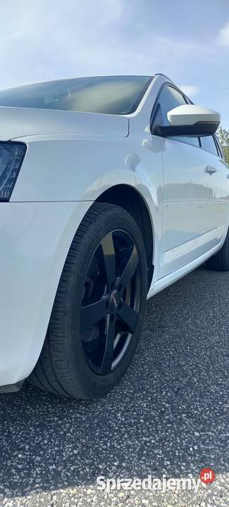 SKODA OCTAVIA KOMBI 2020 15 TSI DSG BEZWYPADKOWY Rok produkcji 2020 Pabianice sprzedam