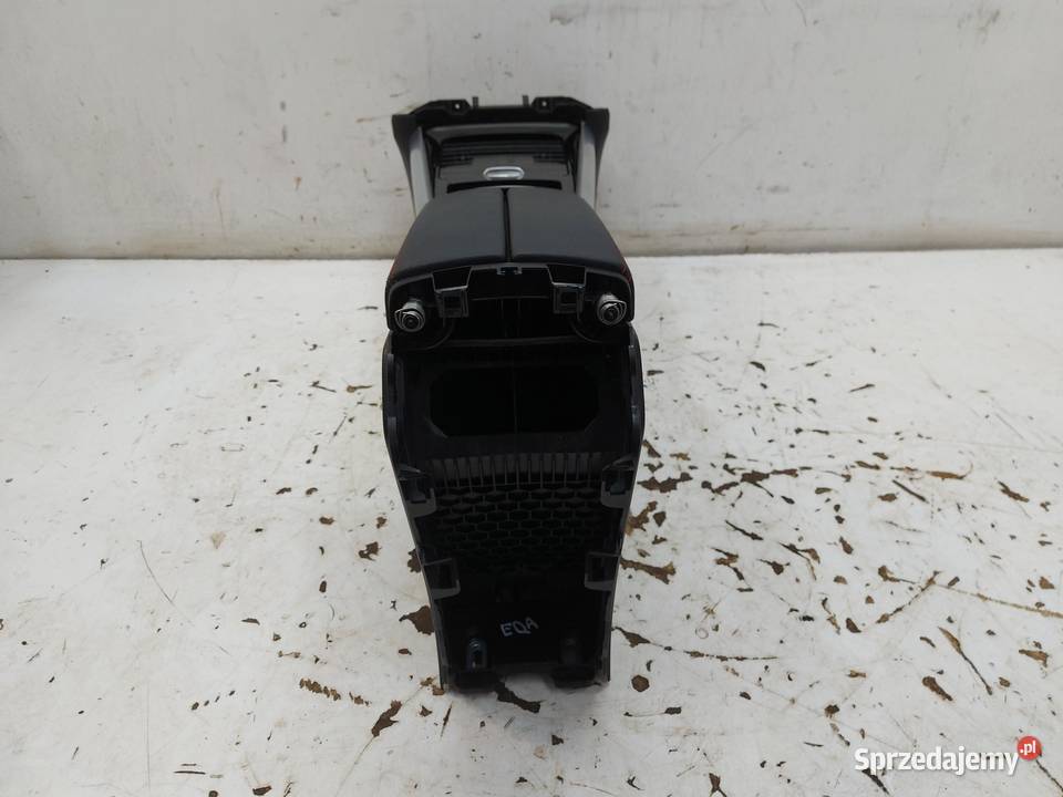 Mercedes EQA 250 W243 PODŁOKIETNIK TUNEL