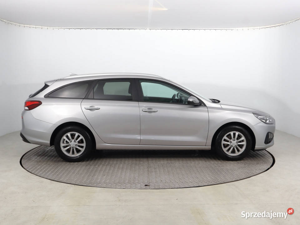 Hyundai i30 10 TGDI światła do jazdy dziennej dolnośląskie Bielany Wrocławskie