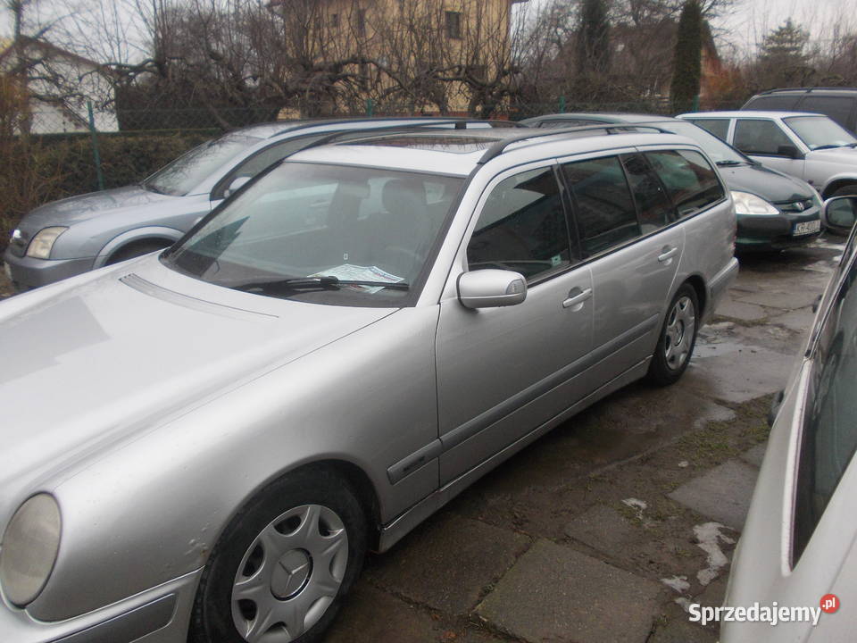 MERCEDES BENZ E220 CDI