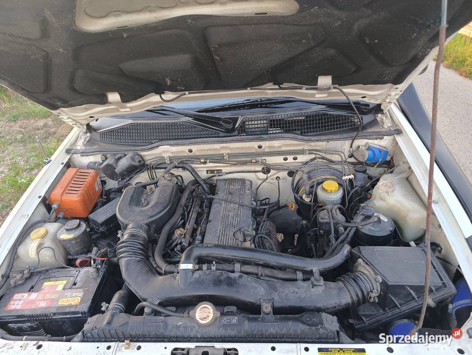 Nissan terrano ii 24 benzyna 4x4 83 bezwypadkowy Chmielnik