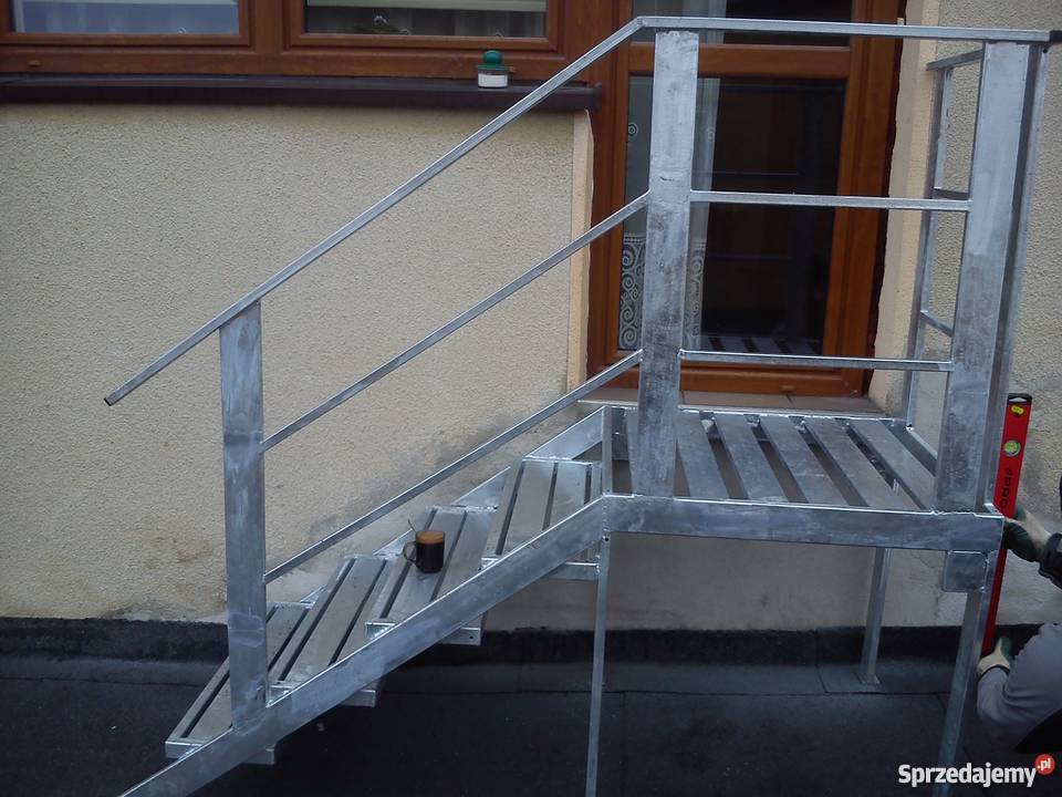 schody stalowe zewnętzrne zewnętrzne Podłogi i schody sprzedam