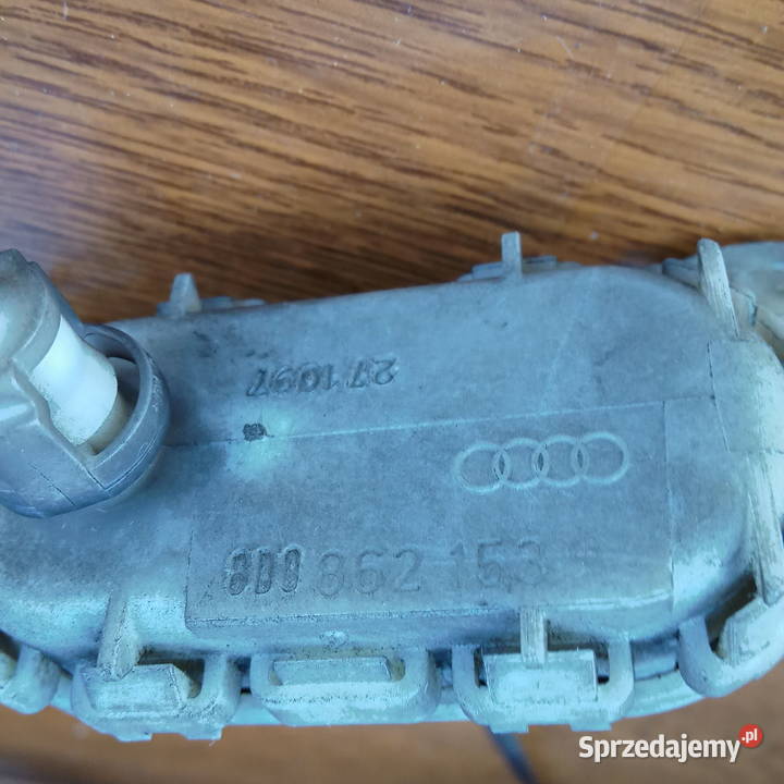 Audi A4 B5 Siłownik klapki wlewu paliwa Dębica