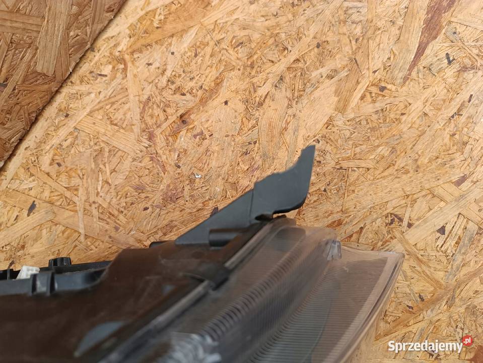 REFLEKTOR LAMPA PRAWA PRZÓD EU 5E1941016B SKODA Motoryzacja Nowy Tomyśl sprzedam