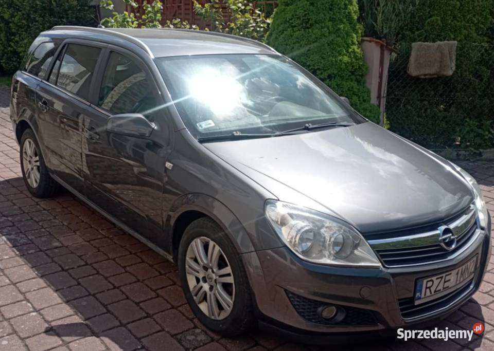 Sprzedam Opel Astra Combi 2008r 17 TDCI Motoryzacja Zaczernie sprzedam