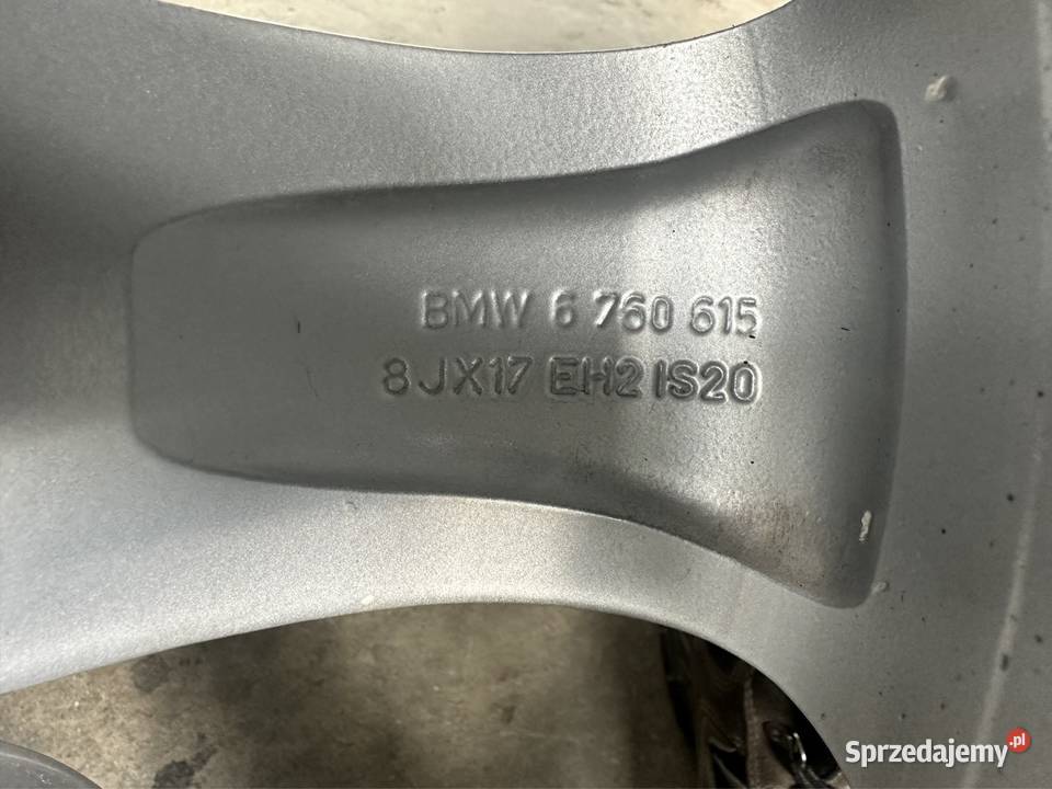 Alufelgi 17 z BMW E60 pasują idealnie do busa