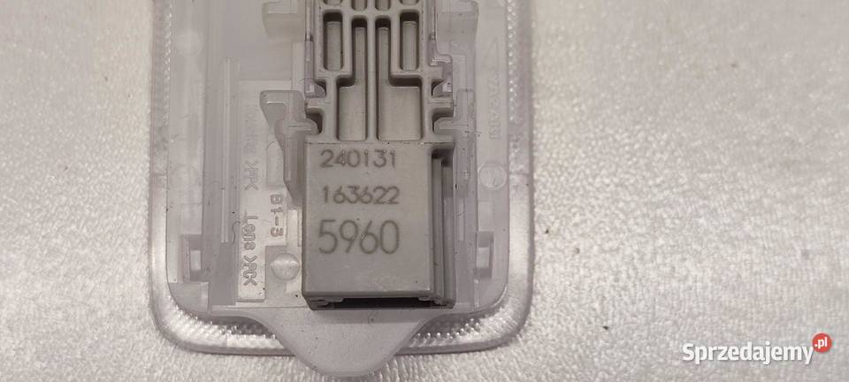 MAZDA 2 TOYOTA YARIS IV LAMPKA KABINY