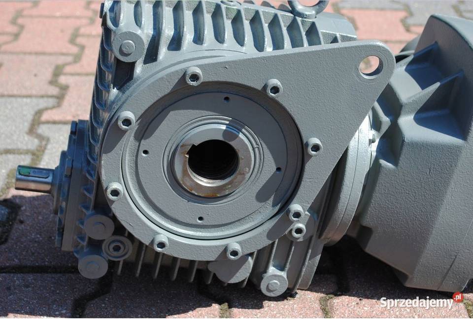 Motoreduktor kątowy 22kw z regulacją 731obrmin Kargowa