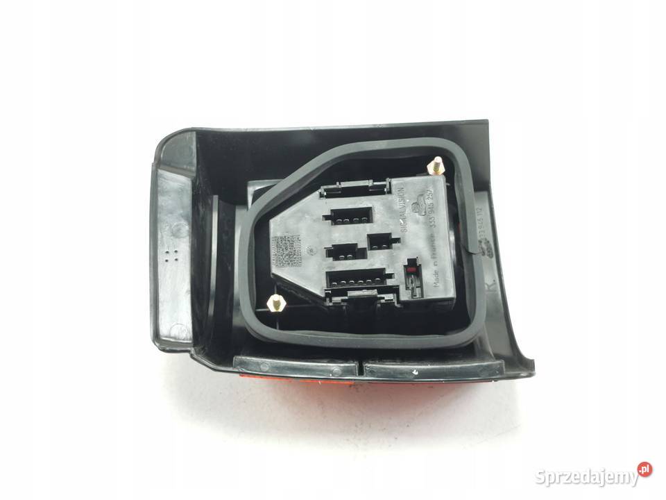 LAMPA PRAWA TYŁ VW PASSAT B3 1997 VALEO 084806 osobowe sprzedam