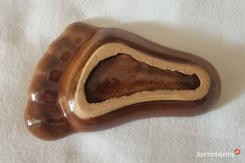 Porcelitowa płaska miseczkapopielniczka odcisk