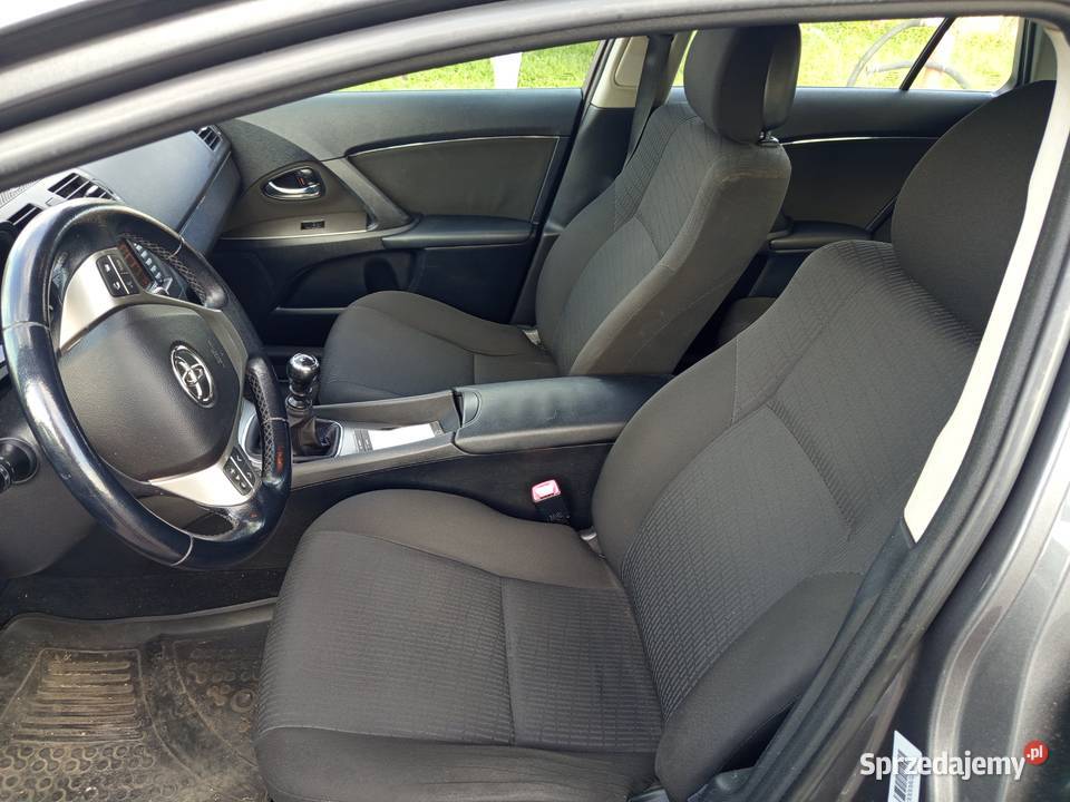 Toyota Avensis t27 20 D4D 126 2010r radio Legnica