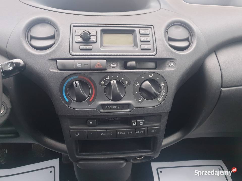 Toyota Yaris 10 Benzyna 2003r Salon 5 osobowy 65 Poznań