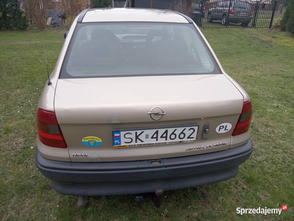 Opel Astra F Sedan 14 60 nieuszkodzony Astra Katowice