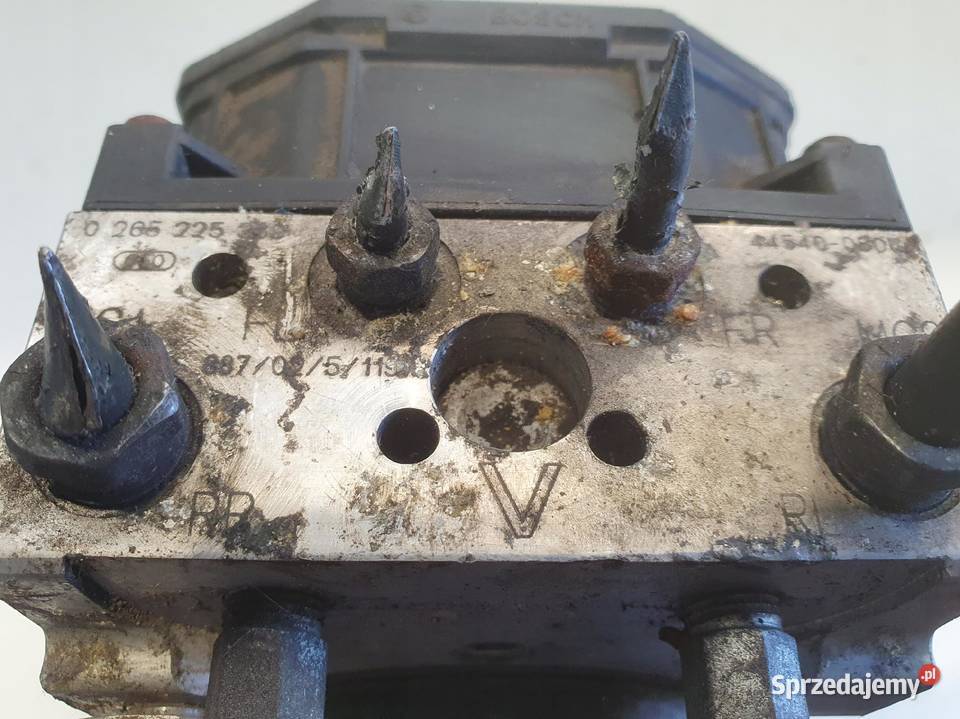 Toyota Avensis T25 20 D4D POMPA ABS hamulcowa Rudka