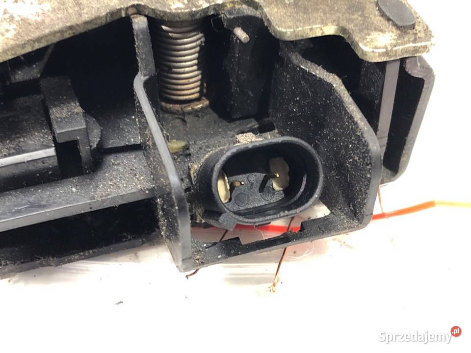 ZAMEK DRZWI PRAWY TYŁ VW GOLF IV Hatchback 9708