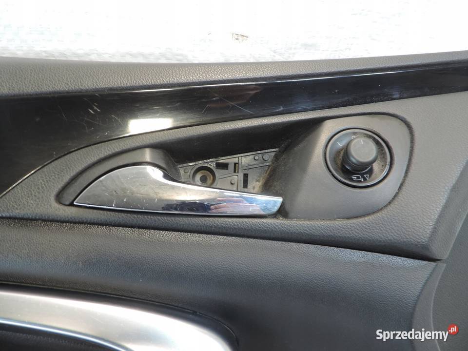 OPEL INSIGNIA A KOMBI EUROPA BOCZEK TAPICERKA