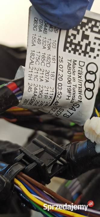 AUDI A3 8Y WIĄZKA KABINY ŚRODEK 5WA927902G Materiały instalacyjne