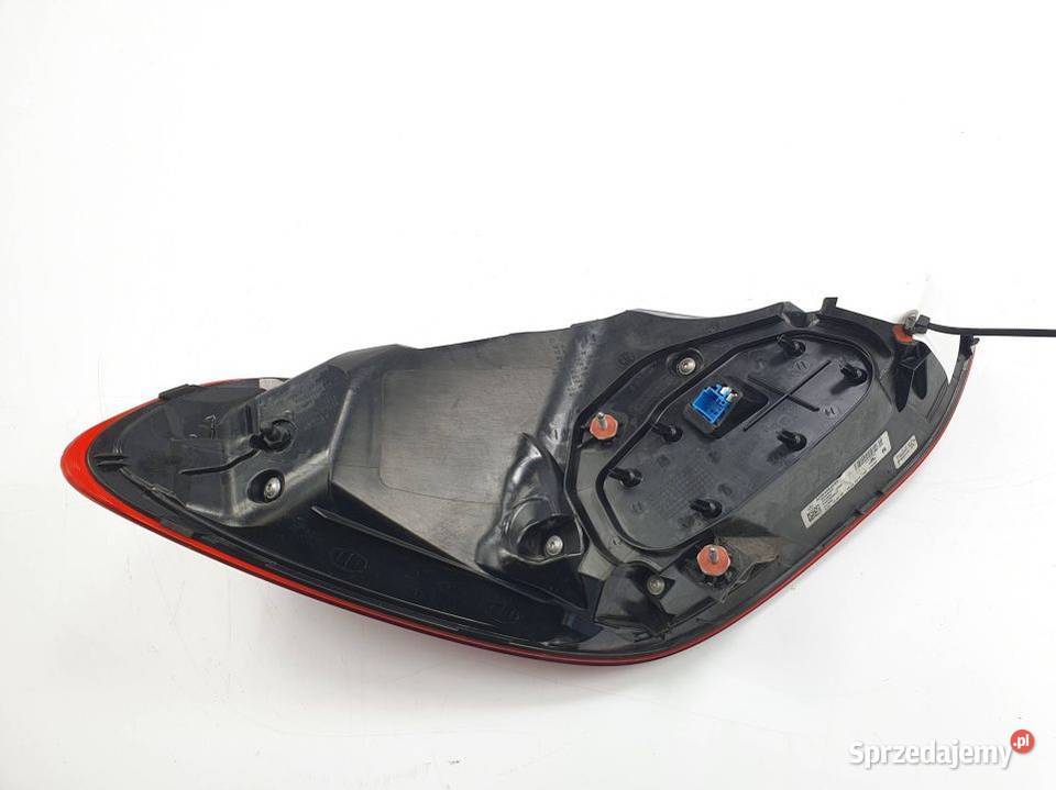 LAMPA PRAWA TYŁ MERCEDES C W205 4MATIC Lipno