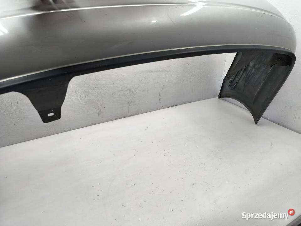 ZDERZAK TYŁ TYLNY TOYOTA AVENSIS II T25 KOMBI Karoseria