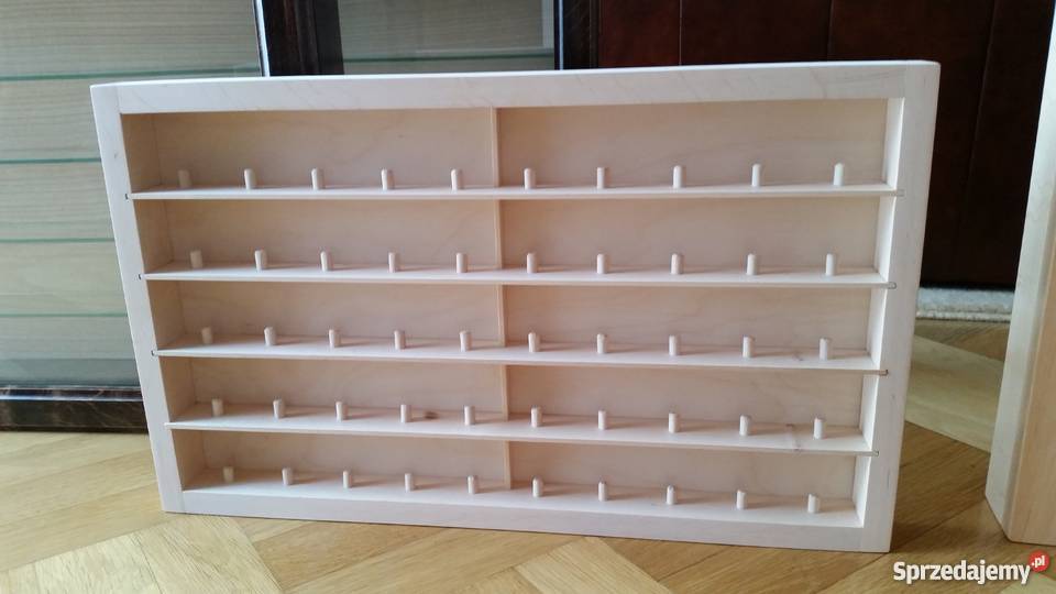 gablota drewniana kolekcjonerska oszklona na 50cm Zawada