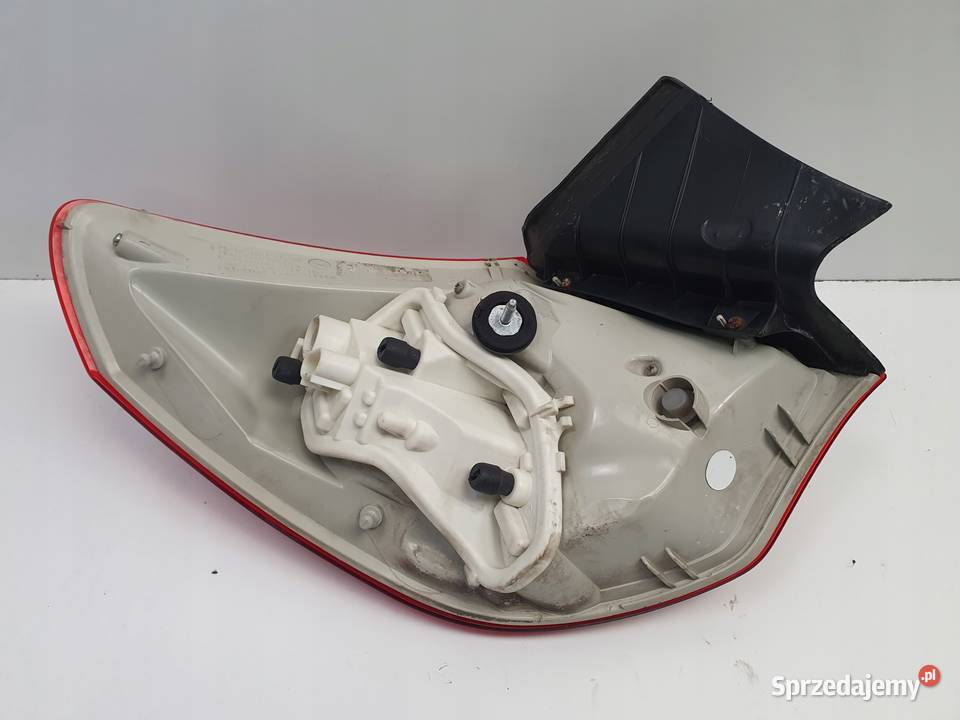 LAMPA PRAWA Opel Astra J IV HB 0915r TYLNA prawy Rudka