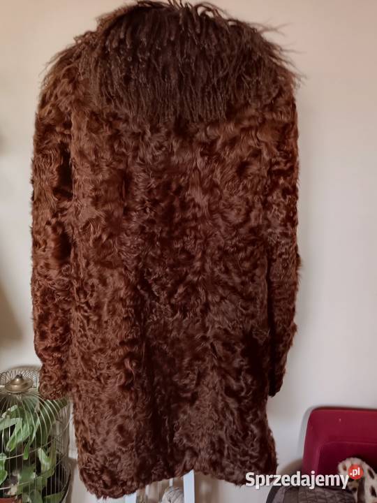 Futro naturalne z kołnierzem z lamy Karczew