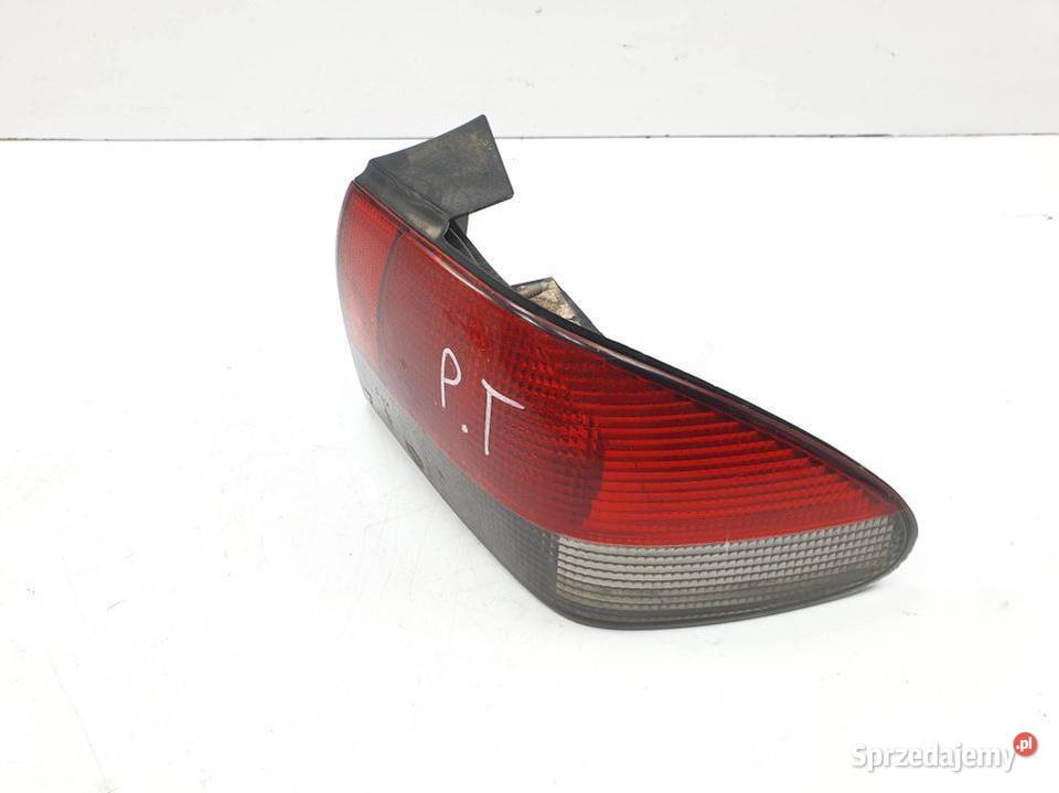 LAMPA PRAWA TYŁ SAAB 900 osobowe sprzedam