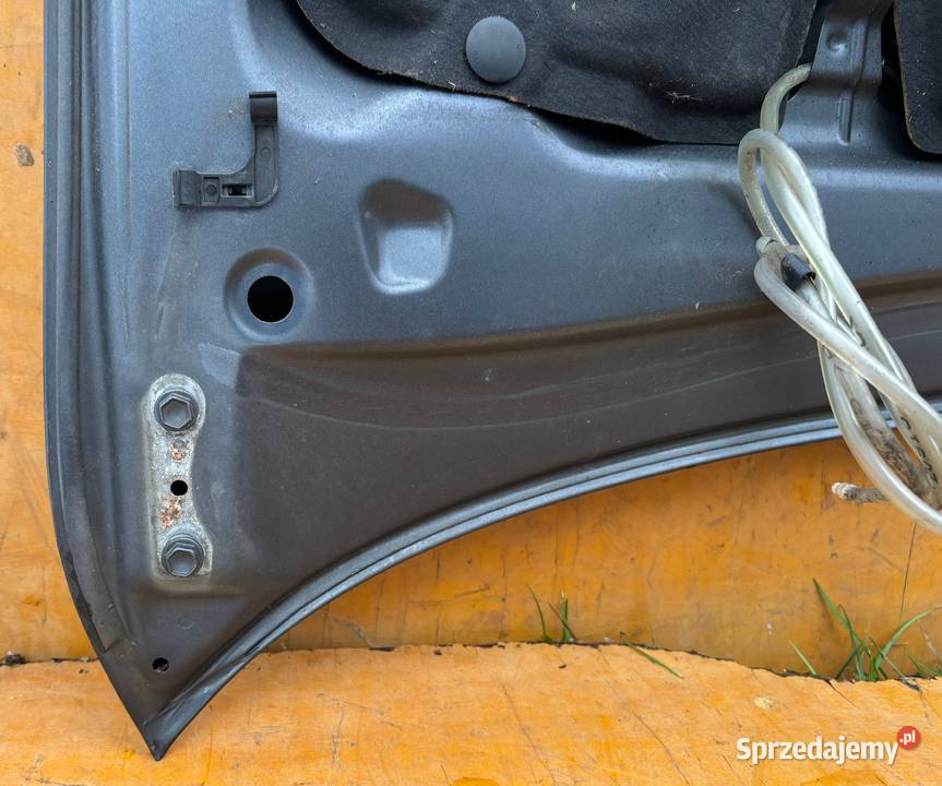 TOYOTA AVENSIS T25 MASKA kod lakier 1F6 osobowe sprzedam