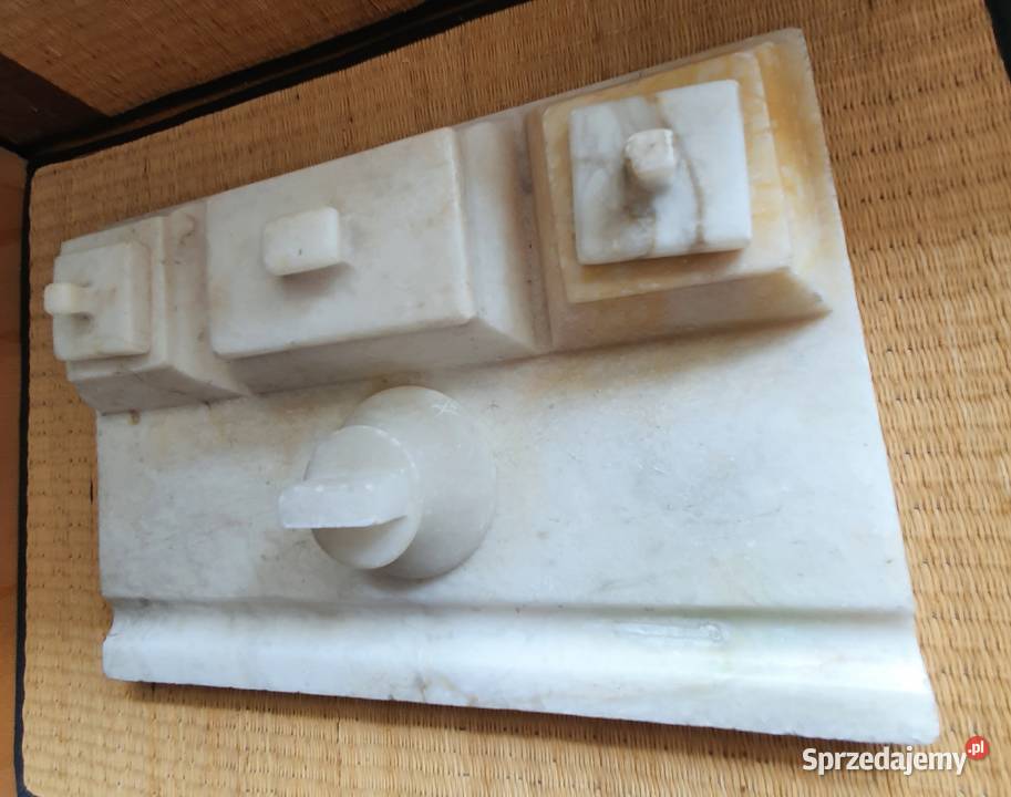 PRZYBORNIK NA BIURKO z alabastru przedwojenny