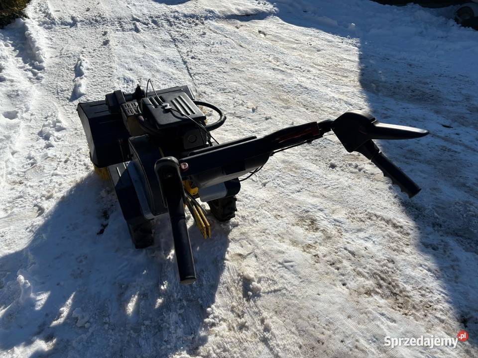 Zamiatarkoodśnieżarka Texas 2002 Futura silnik Sulęcin