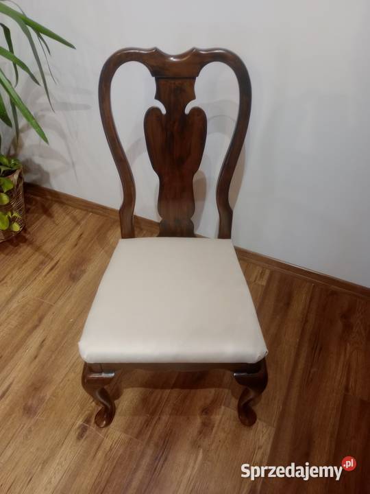 Stylowe 4 krzesła renowacji Okazja Lusówko