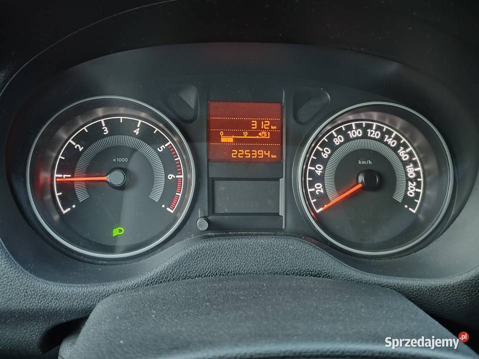 Peugeot 301 benzyna LPG 16 VTI 115 2014 manualna Pabianice