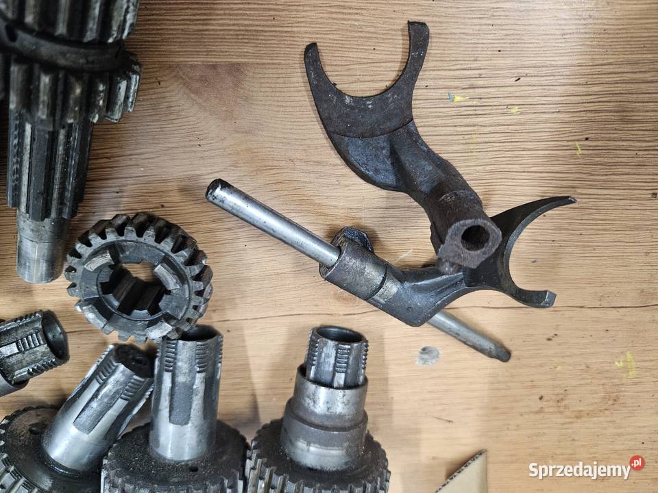 Skrzynia biegów Wsk 175 wałek zdawczy 27z