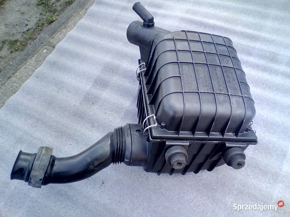 Opel Omega A 23D Obudowa filtra powietrza Bukownica