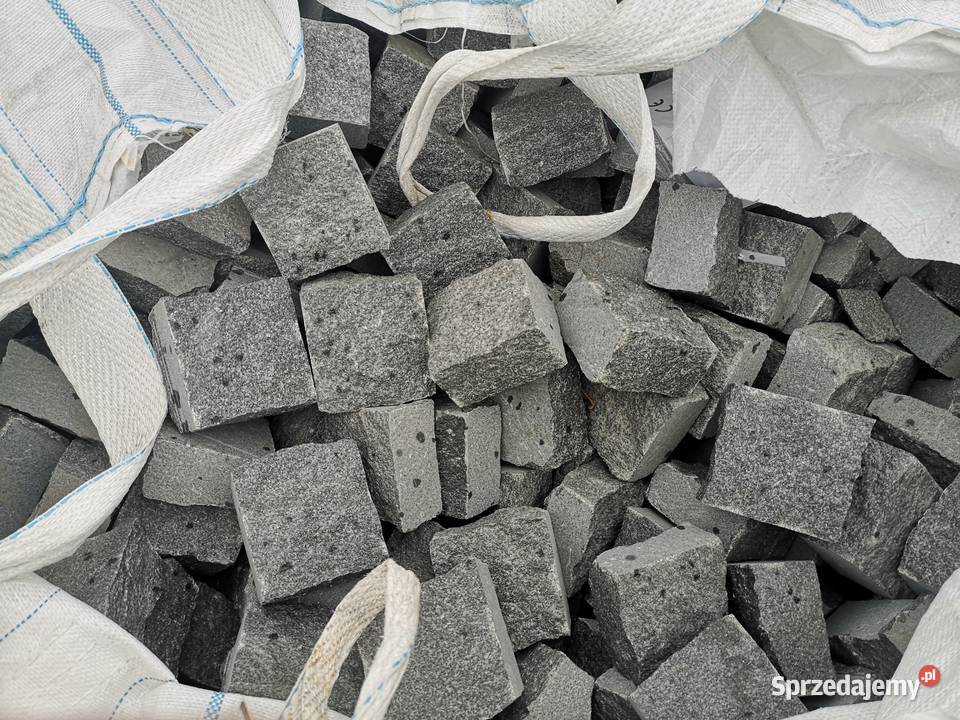 Kostka brukowa granitowa Czarna cięto łupana na mazowieckie