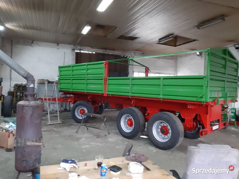 Przyczepa trzyosiowa Przyczepy rolnicze Kłodzino