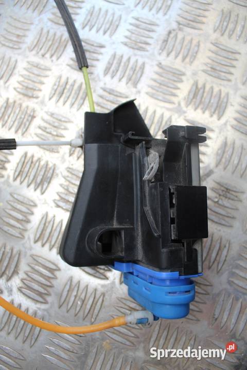 ZAMEK DRZWI PRAWY TYŁ AUDI A4 B5 8D0839016A